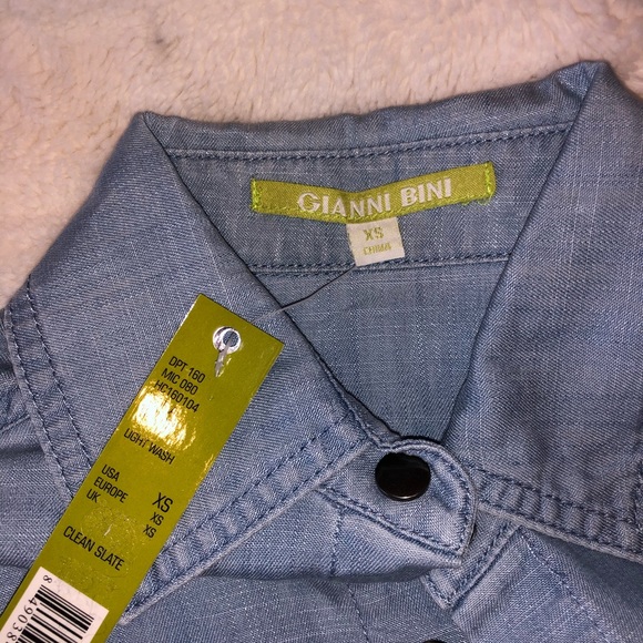 Gianni Bini Denim Button Down - Picture 2 of 2